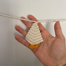 Load image into Gallery viewer, Small Christmas Crochet Bunting
