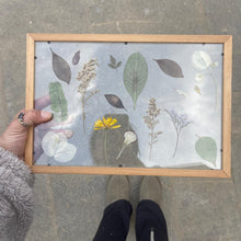 Load image into Gallery viewer, Pressed Flower Frame 06
